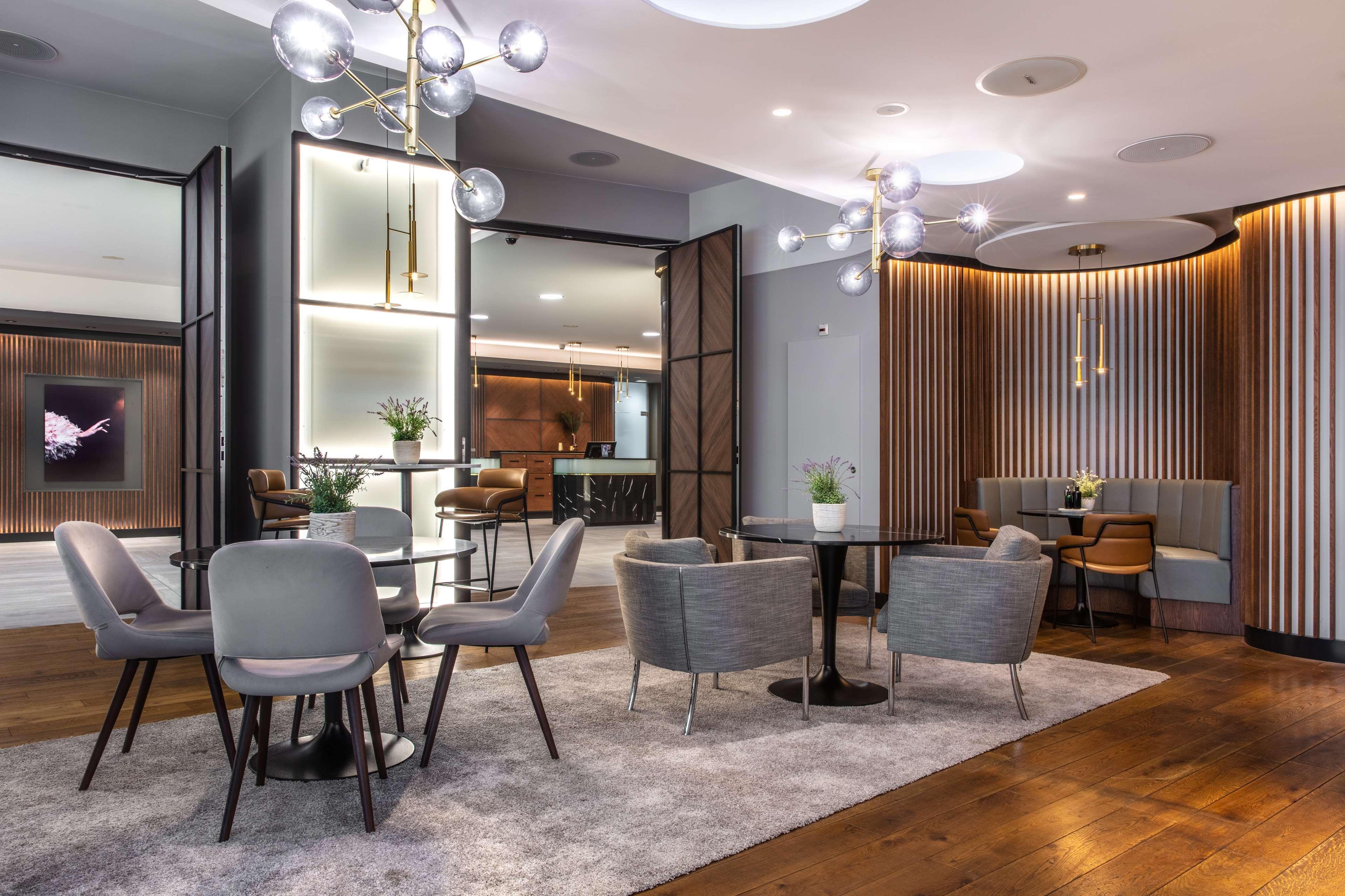 Radisson Blu, Hotel