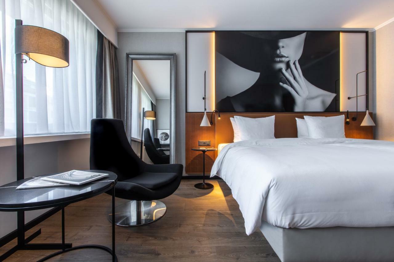 Radisson Blu, Hotel